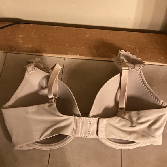 Natori bra‎ 32D - Picture 2 of 4